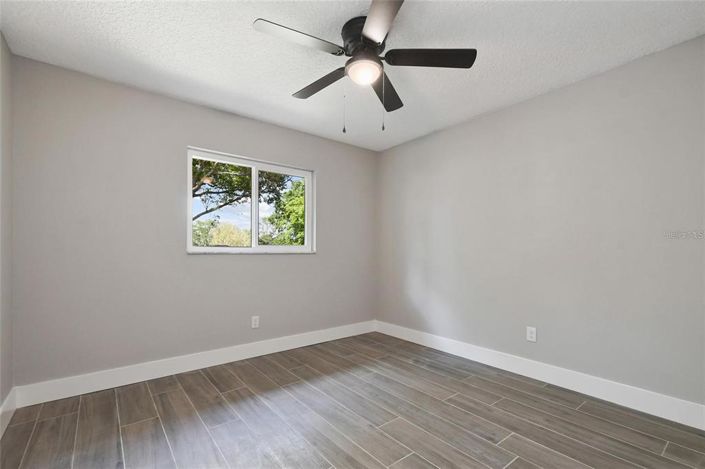 Image No.16-4 Bed House for sale