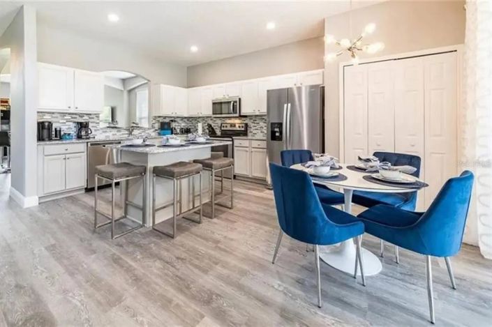 Image No.12-6 Bed House for sale