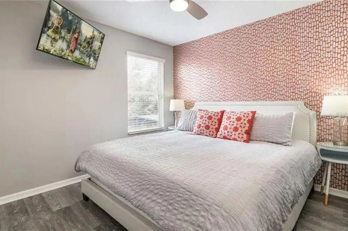 Image No.20-6 Bed House for sale