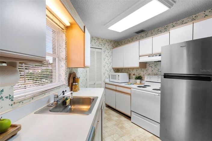 Image No.17-4 Bed House for sale