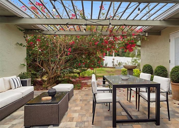 Image No.21-4 Bed House for sale