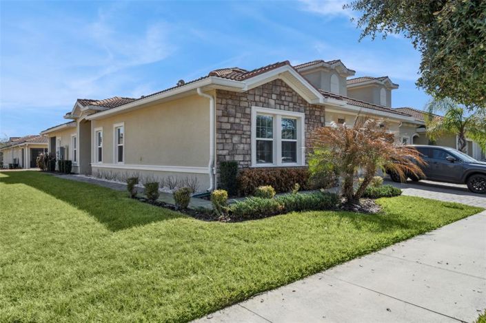 Image No.25-2 Bed Townhouse for sale