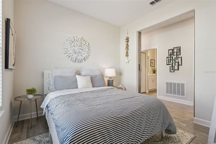 Image No.41-2 Bed Townhouse for sale