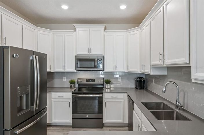 Image No.8-2 Bed Townhouse for sale