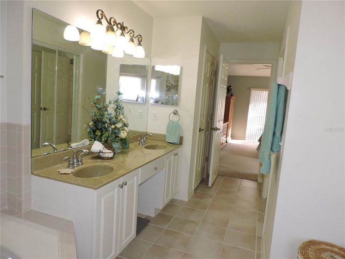 Image No.20-3 Bed House for sale