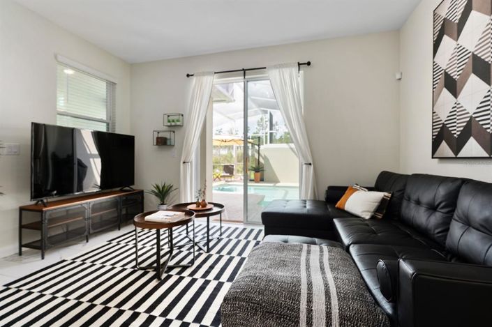 Image No.17-4 Bed Townhouse for sale