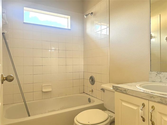 Image No.10-3 Bed House for sale