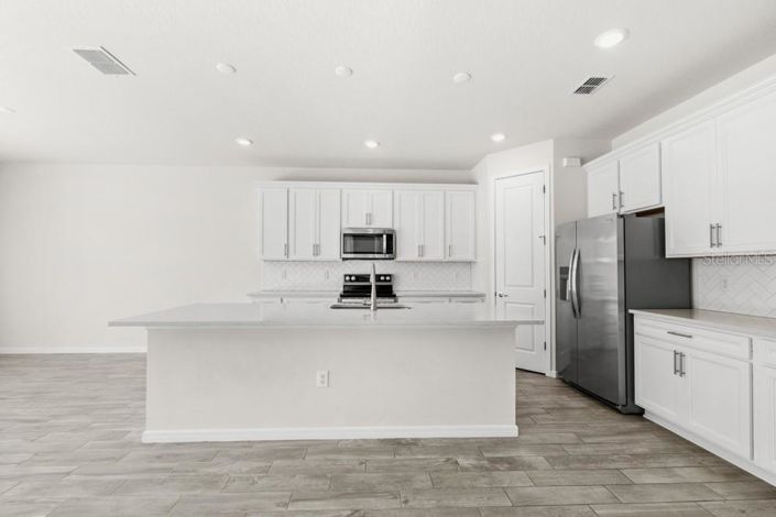 Image No.18-4 Bed House for sale