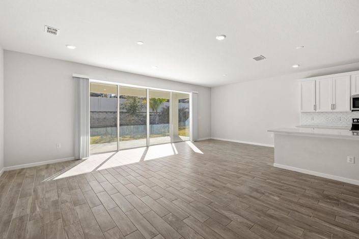 Image No.27-4 Bed House for sale