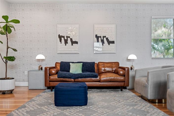 Image No.10-3 Bed House for sale