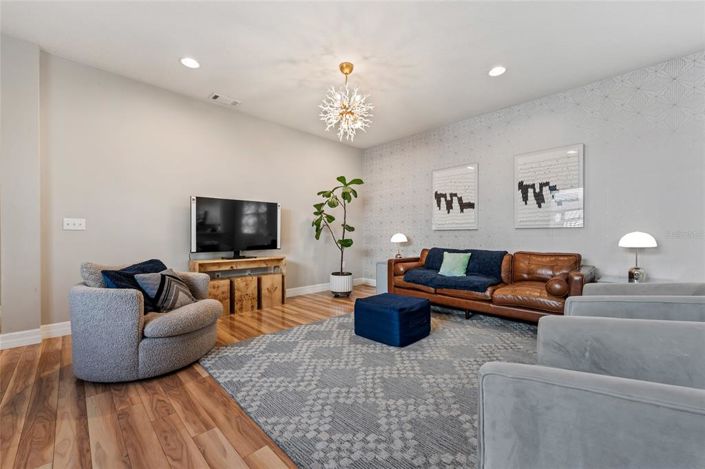 Image No.9-3 Bed House for sale