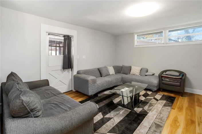 Image No.7-3 Bed House for sale