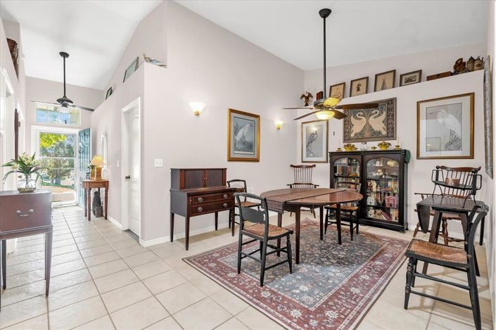 Image No.12-2 Bed Townhouse for sale