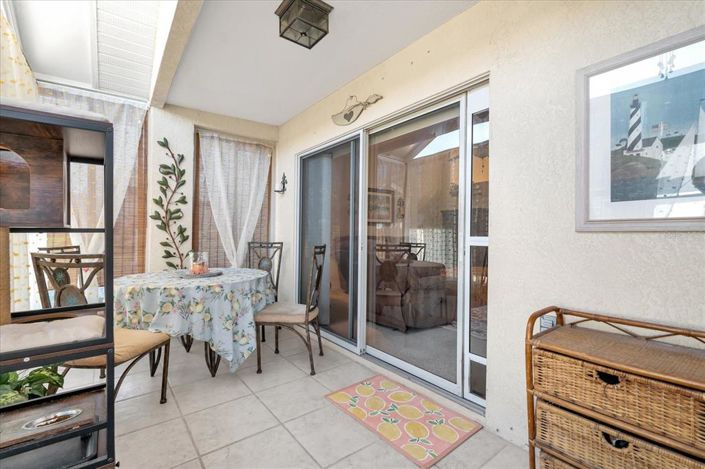 Image No.19-2 Bed Townhouse for sale