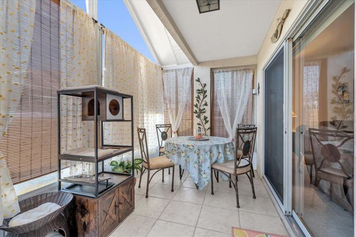 Image No.21-2 Bed Townhouse for sale