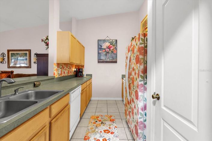 Image No.8-2 Bed Townhouse for sale