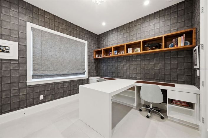 Image No.13-5 Bed House for sale