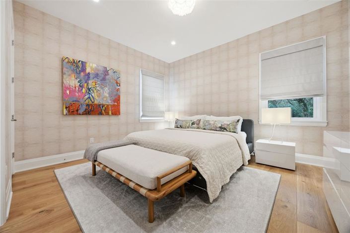 Image No.21-5 Bed House for sale