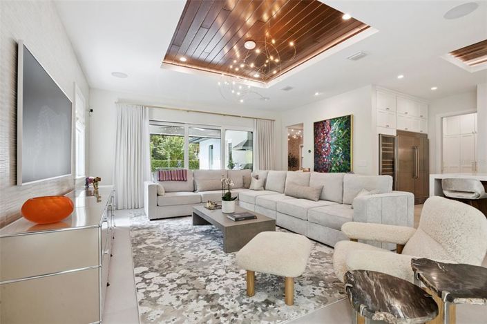 Image No.6-5 Bed House for sale