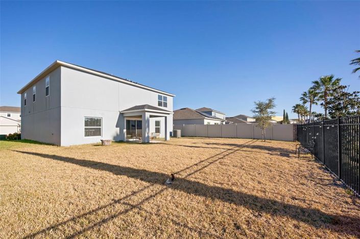 Image No.10-6 Bed House for sale