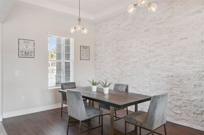 Image No.12-4 Bed House for sale