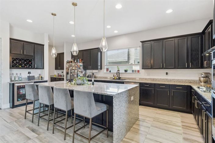 Image No.19-4 Bed House for sale