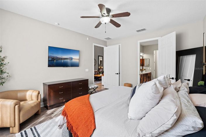 Image No.23-4 Bed Townhouse for sale