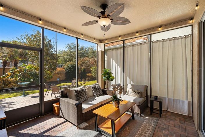 Image No.42-4 Bed Townhouse for sale