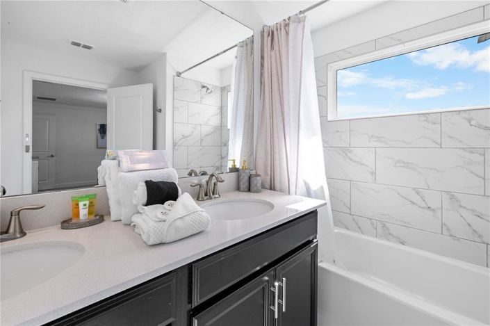 Image No.21-4 Bed Townhouse for sale