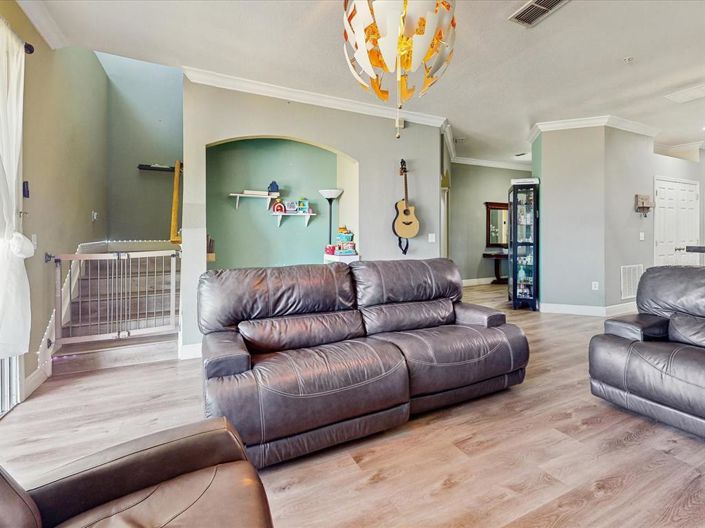 Image No.12-3 Bed Townhouse for sale