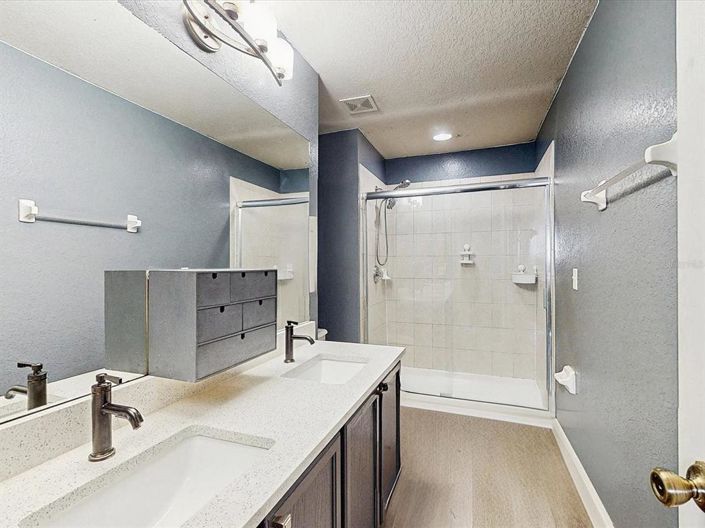 Image No.22-3 Bed Townhouse for sale