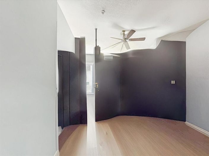 Image No.28-3 Bed Townhouse for sale