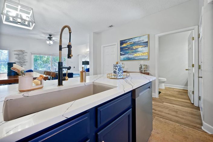 Image No.10-3 Bed Townhouse for sale