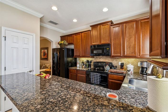 Image No.13-3 Bed Townhouse for sale