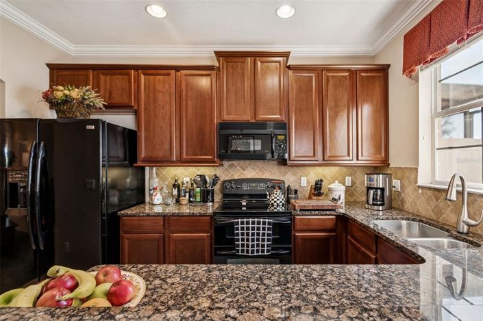 Image No.14-3 Bed Townhouse for sale