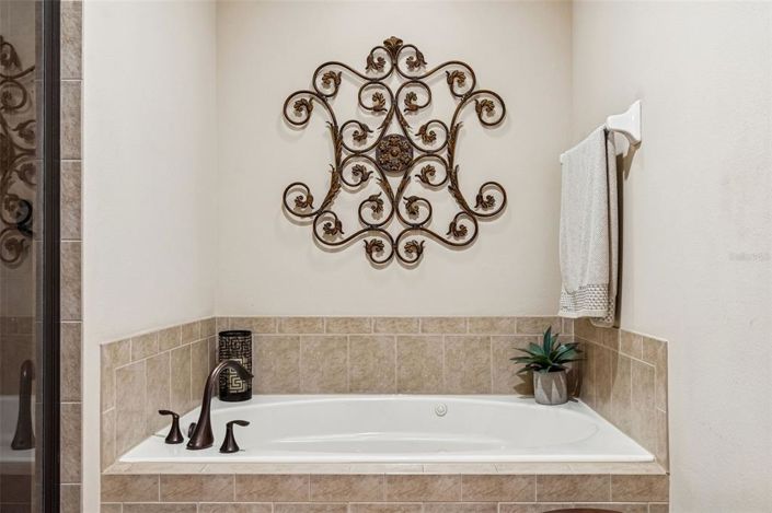 Image No.27-3 Bed Townhouse for sale