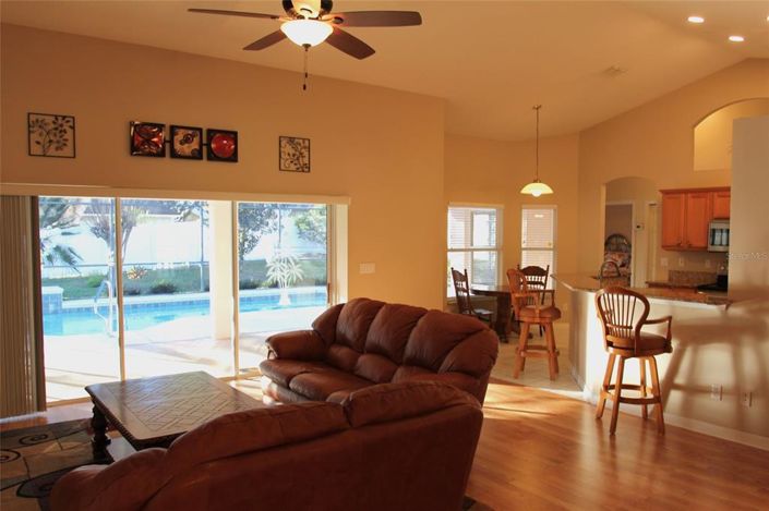 Image No.12-4 Bed House for sale