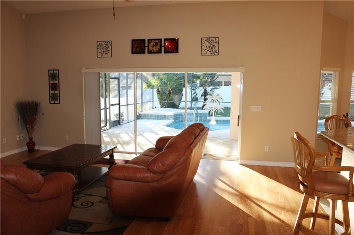 Image No.17-4 Bed House for sale