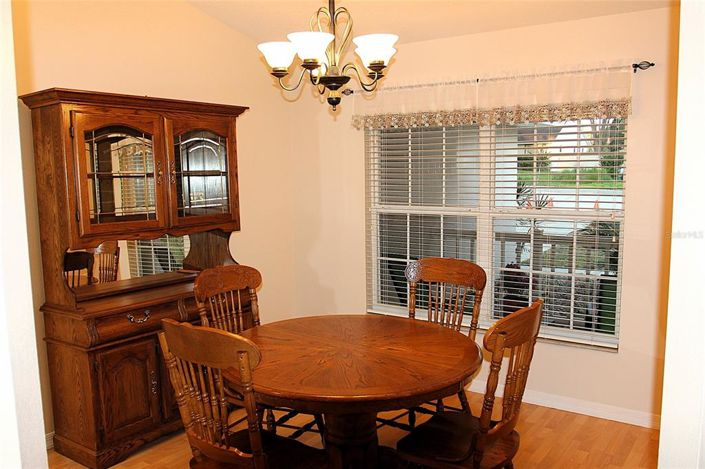 Image No.19-4 Bed House for sale