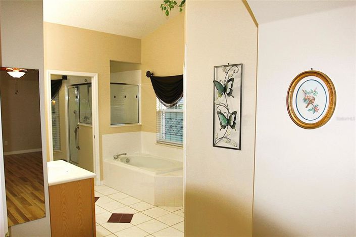 Image No.35-4 Bed House for sale