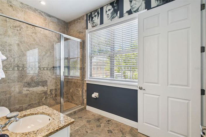 Image No.18-5 Bed House for sale