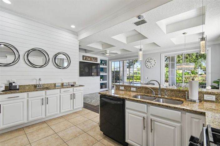 Image No.35-5 Bed House for sale