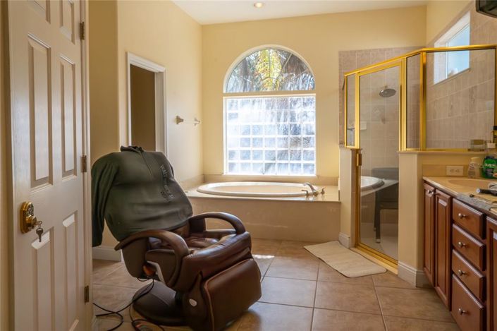 Image No.21-4 Bed House for sale