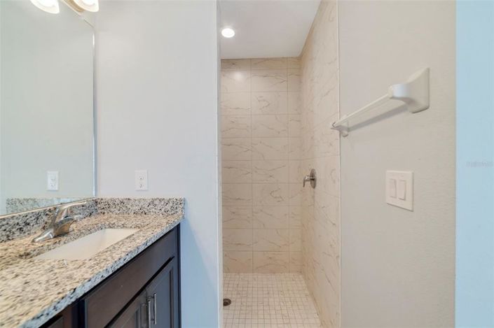 Image No.10-3 Bed House for sale