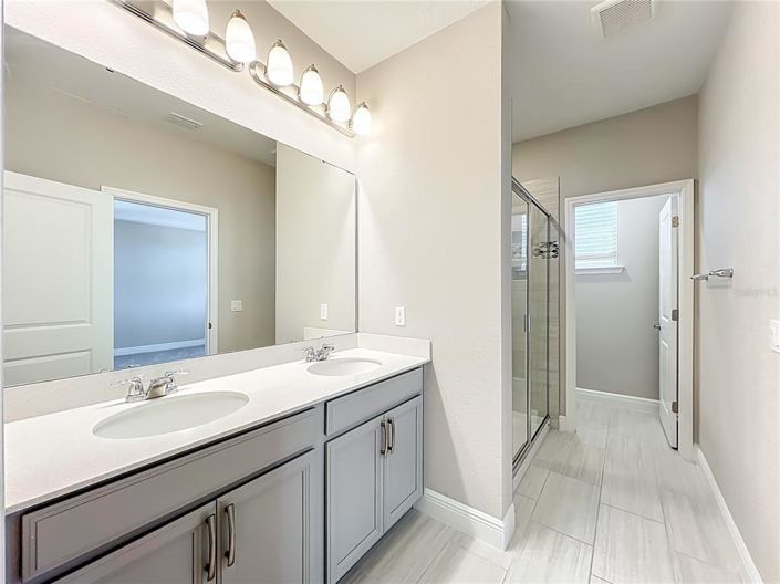 Image No.25-4 Bed House for sale