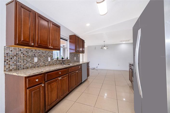 Image No.11-3 Bed House for sale