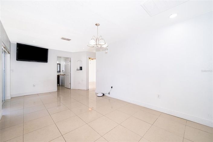 Image No.16-3 Bed House for sale