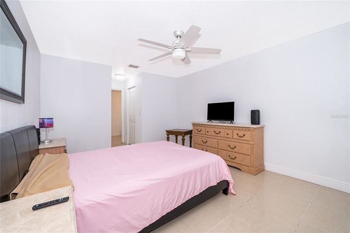 Image No.21-3 Bed House for sale