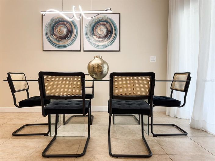 Image No.12-4 Bed Townhouse for sale