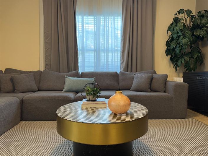 Image No.9-4 Bed Townhouse for sale